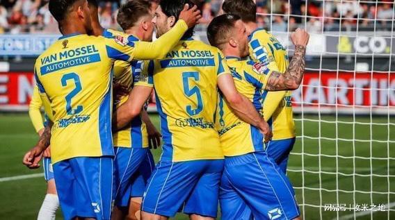 了加盟曼城 了加盟曼城