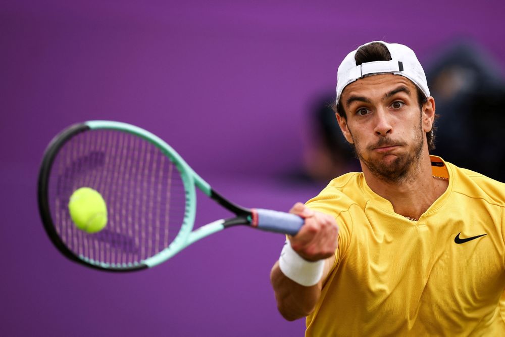 多名球员的 多名球员的