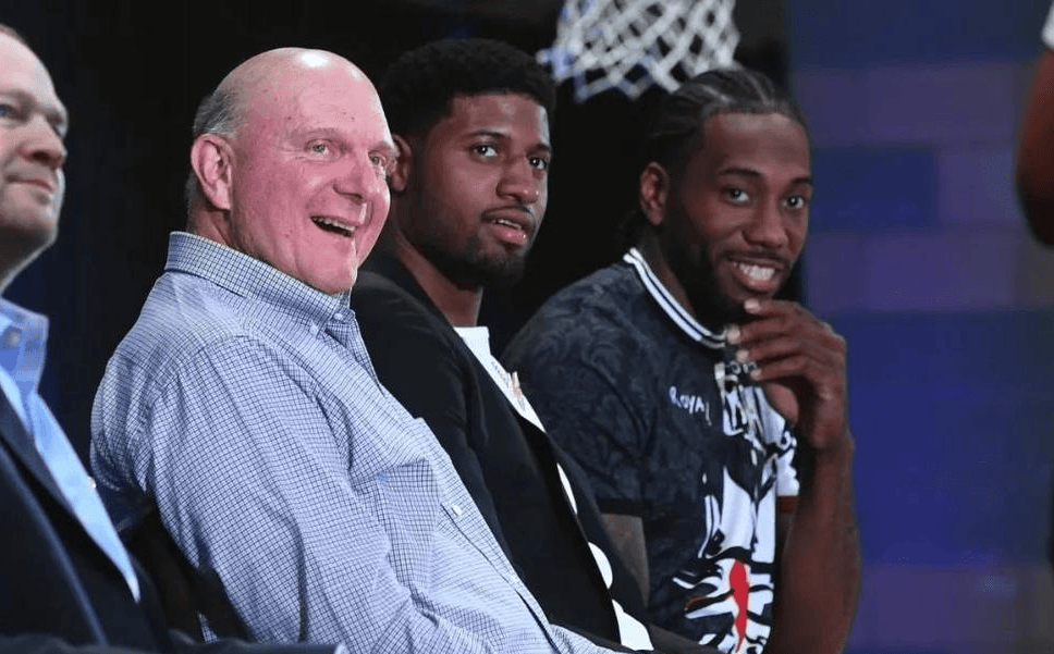 教练组将其 教练组将其